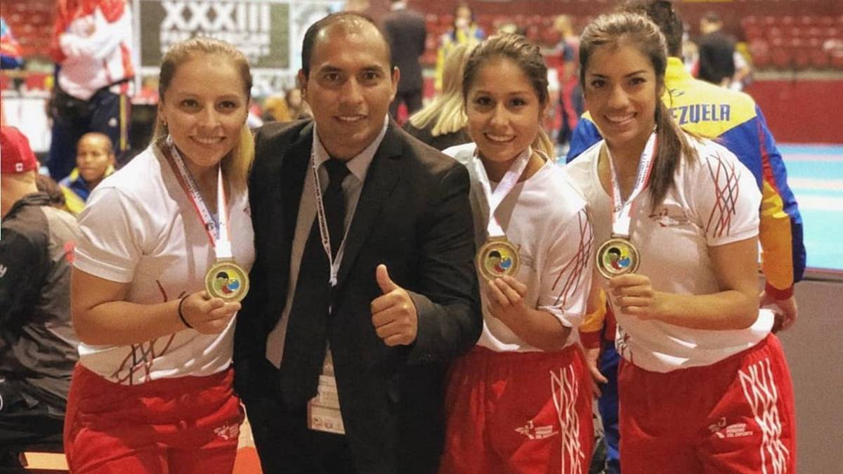 Equipo Femenino de Karate de Perú